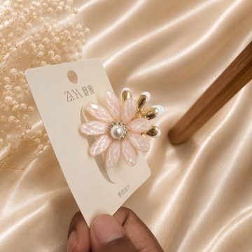 Floral Elegance Hair Claw